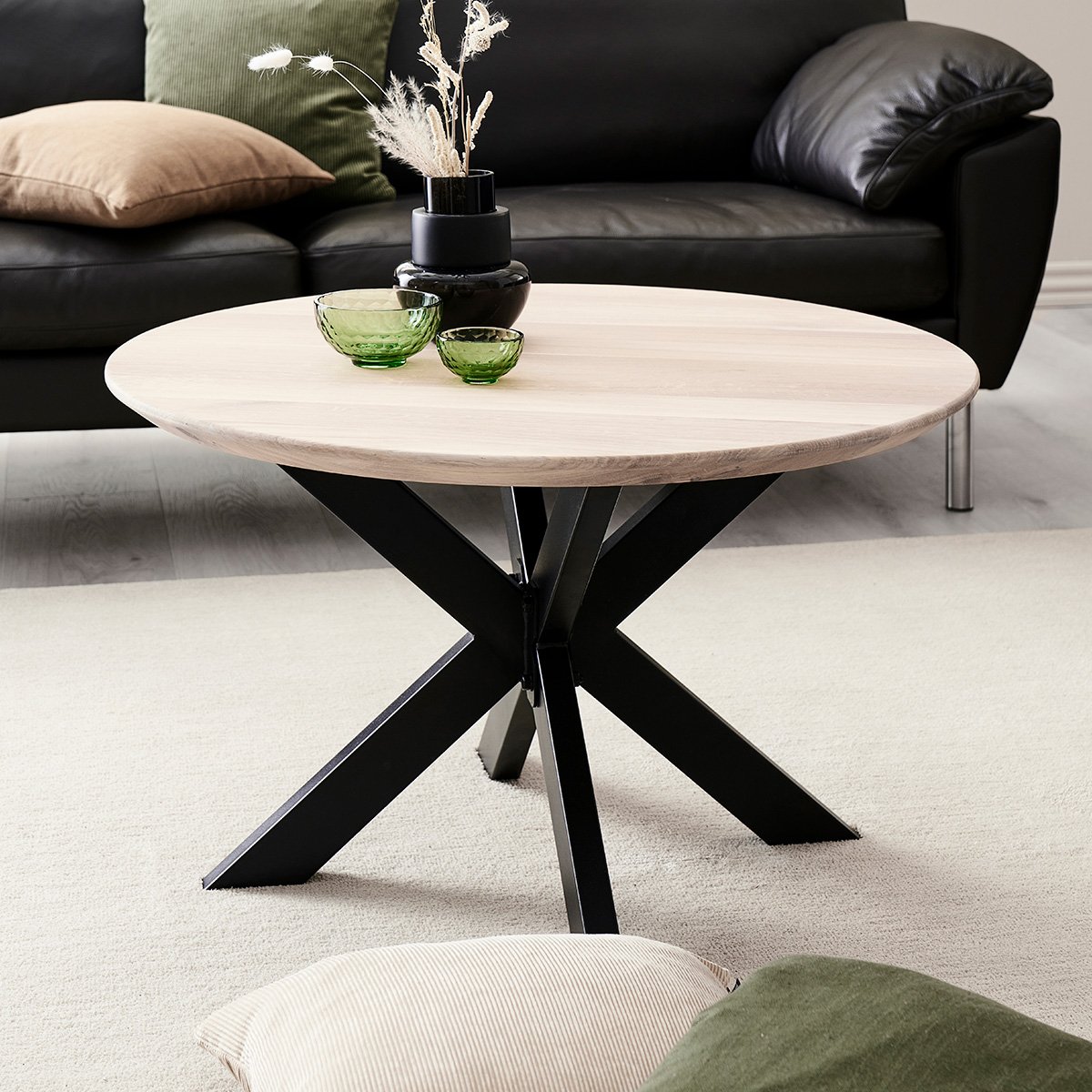 Rundt caf�-/bar-/sofabord i massiv eg - �100 cm - valgfri farve (Boston)