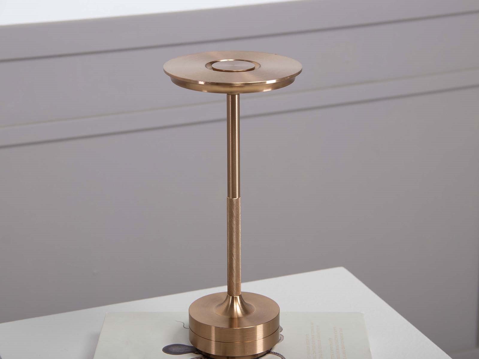 LED Bordlampe Ava, Guld